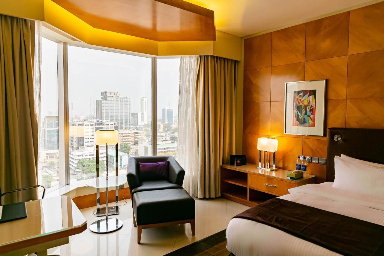 เดอะ ลากอส คอนติเนนตัล โฮเต็ล Hotel ภายนอก รูปภาพ A room at the hotel