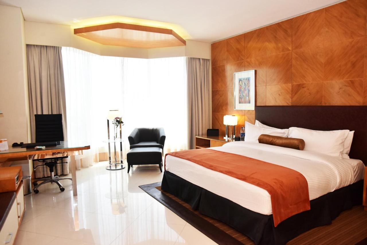 เดอะ ลากอส คอนติเนนตัล โฮเต็ล Hotel ภายนอก รูปภาพ Deluxe Room