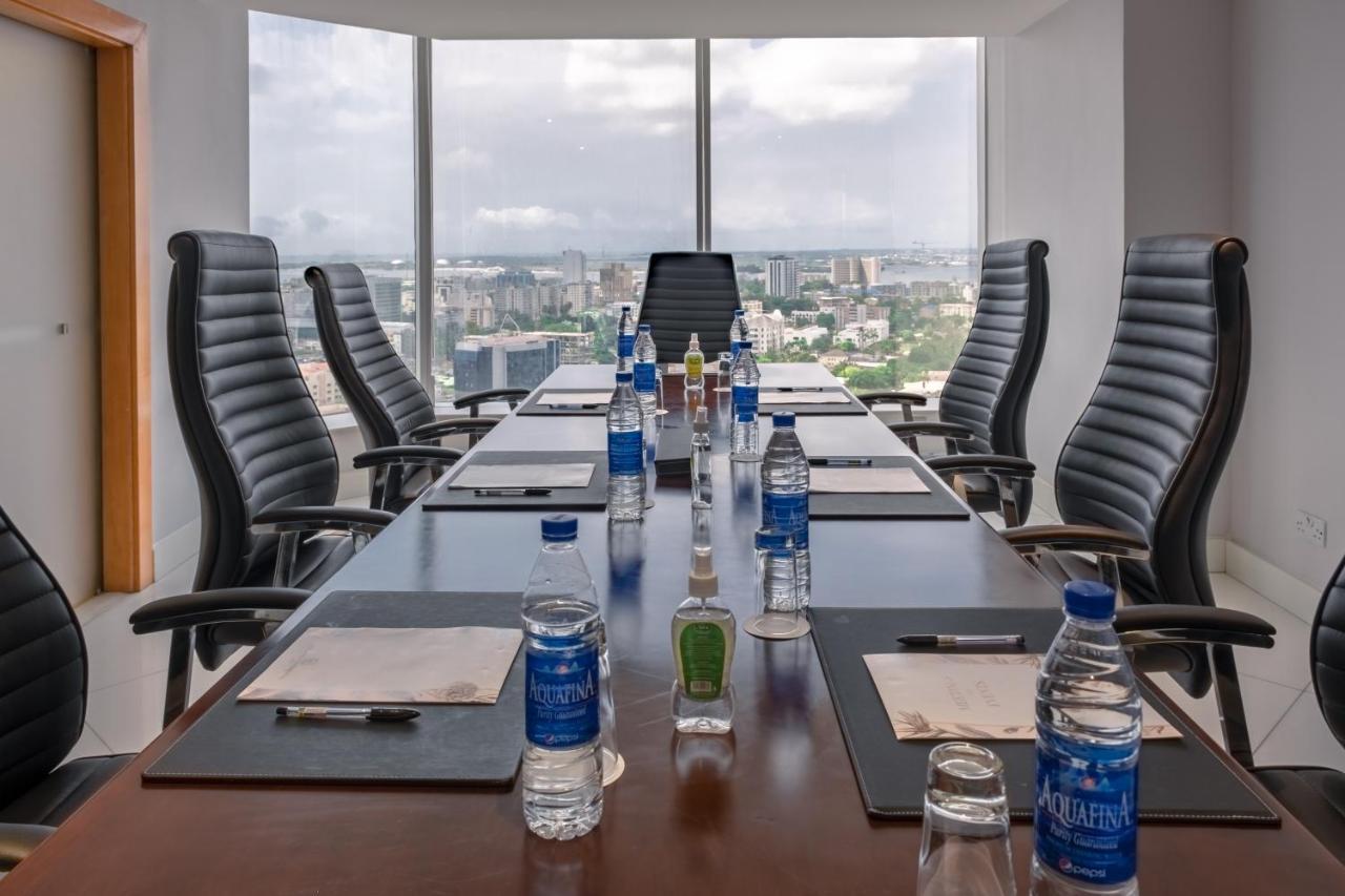 เดอะ ลากอส คอนติเนนตัล โฮเต็ล Hotel ภายนอก รูปภาพ Boardroom