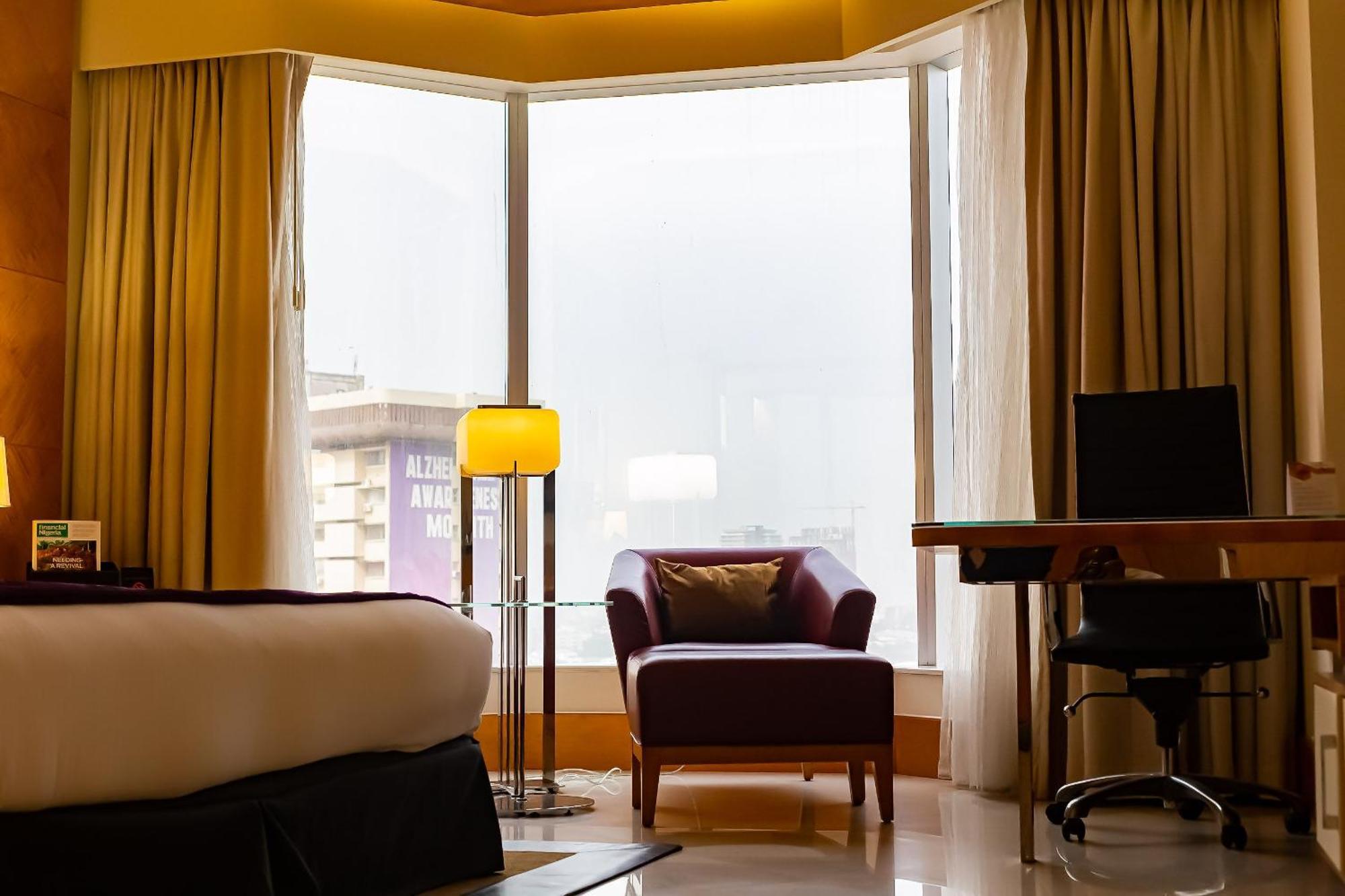 เดอะ ลากอส คอนติเนนตัล โฮเต็ล Hotel ภายนอก รูปภาพ A room at the hotel