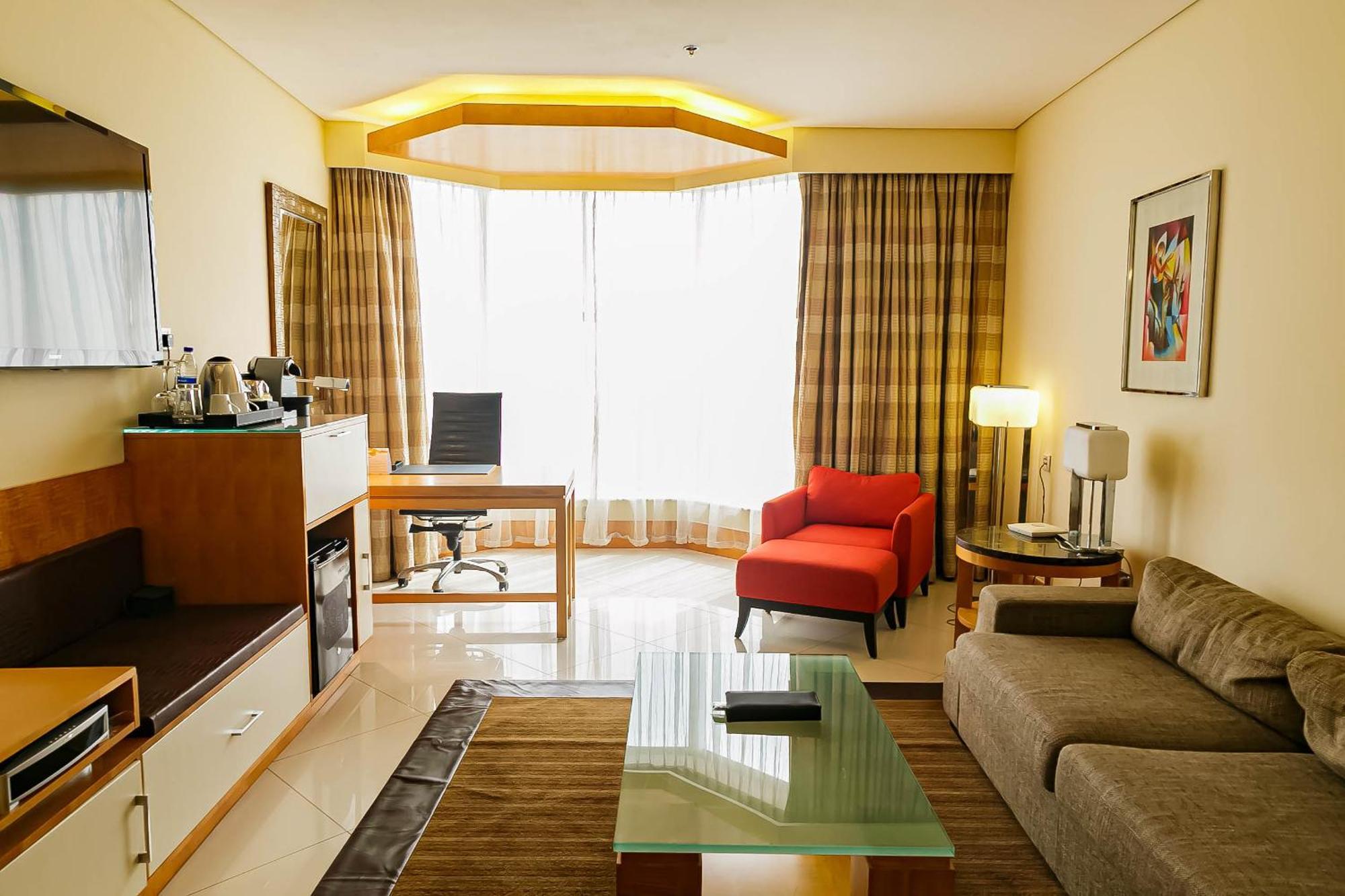 เดอะ ลากอส คอนติเนนตัล โฮเต็ล Hotel ภายนอก รูปภาพ A typical studio apartment
