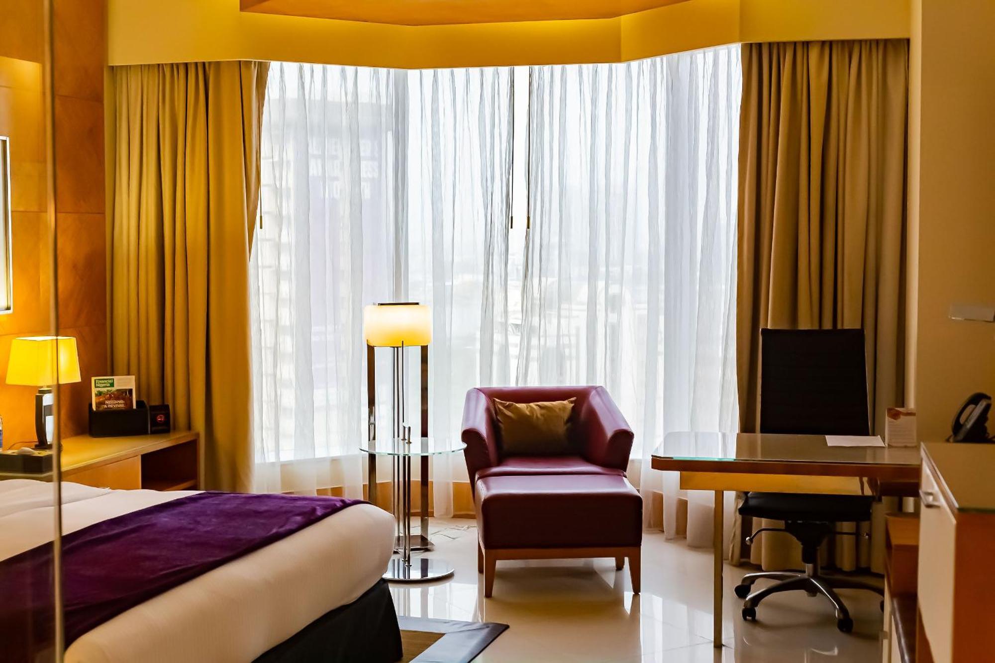 เดอะ ลากอส คอนติเนนตัล โฮเต็ล Hotel ภายนอก รูปภาพ A room at the hotel