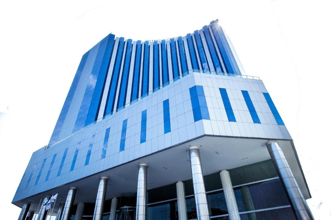 เดอะ ลากอส คอนติเนนตัล โฮเต็ล Hotel ภายนอก รูปภาพ The new building of the National University of Management